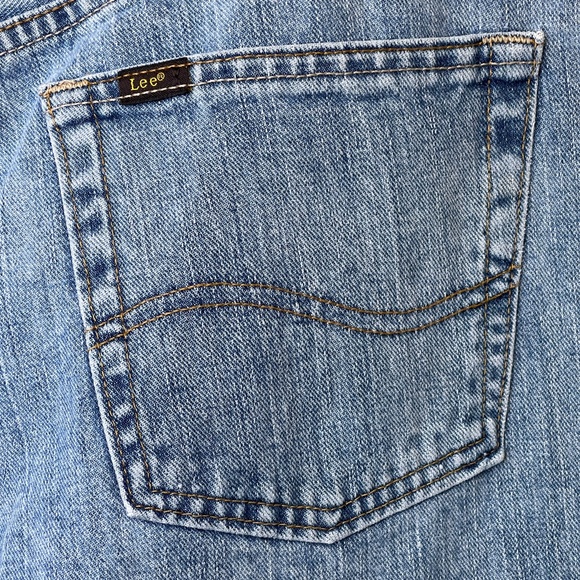 Lee | VTG Inspo Light Wash High Rise Denim Real Straight Relaxed Mom Jeans - Picture 7 of 12